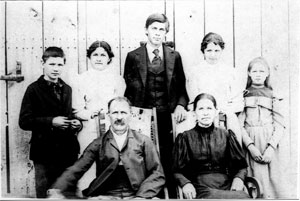 William C and Sally Duncan Groves with children Dennis, Myra Ann, Thomas, Mary Frances, and Lila photo